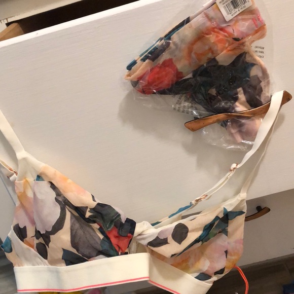 Twisted triangle Bralette size (M) wide side thong sheer (XS). - Picture 1 of 5